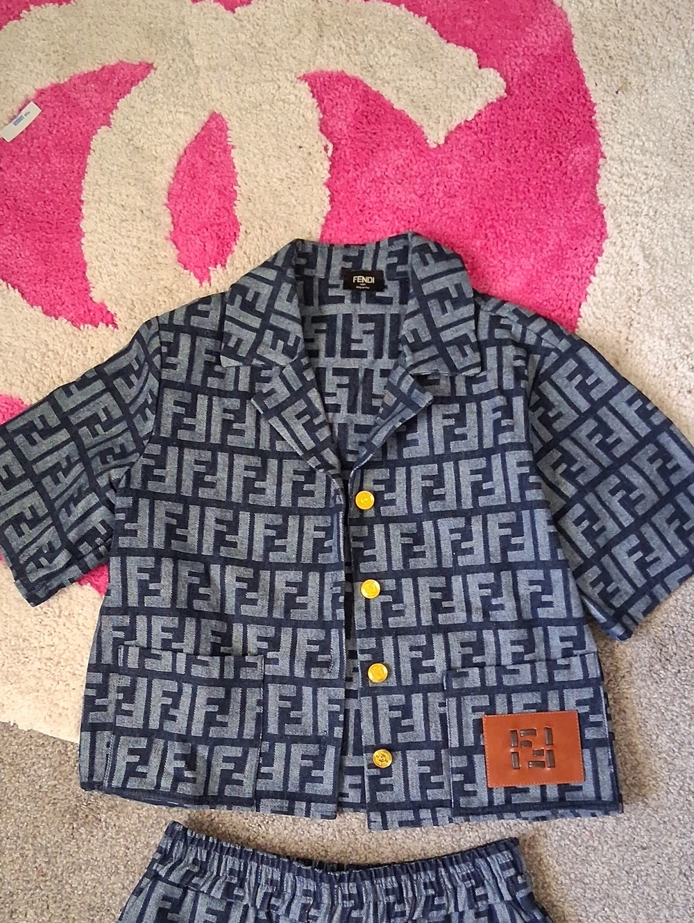 Short Set - Picture 3 of 3